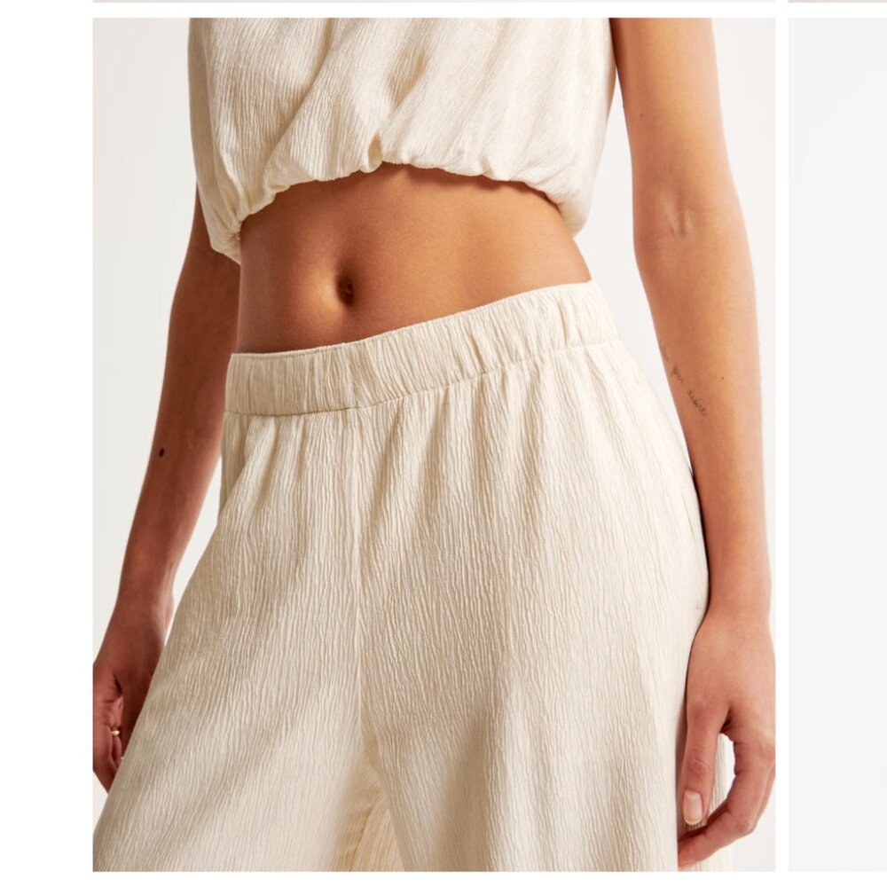 A&F Crinkle Textured Pull-On Pant